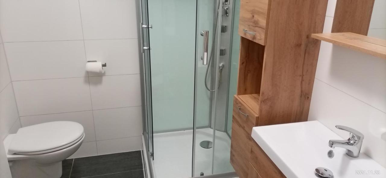 Apartment E1 - Gut Ausgestattete 3-Zimmerwohnung 68 Qm Fuer 1-5 Personen 2Xzz 1Xsc Grafenwohr Buitenkant foto